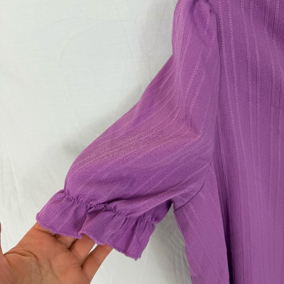 Shein Fuchsia V-neck Blouse with Puff Sleeve Size Large - Picture 4 of 8